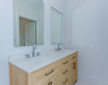 9 Laura Drive - Photo Thumbnail 15