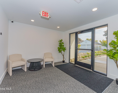 9 Laura Drive - Photo Thumbnail 3