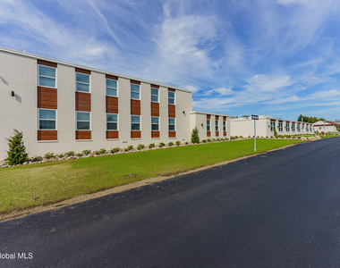 9 Laura Drive - Photo Thumbnail 1