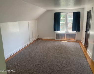 104 Thornton Street - Photo Thumbnail 3