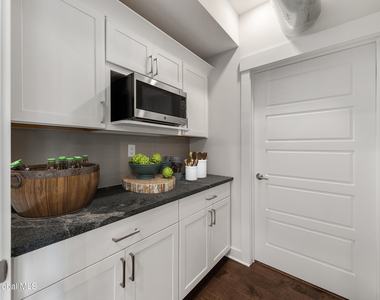 116 West Avenue - Photo Thumbnail 3