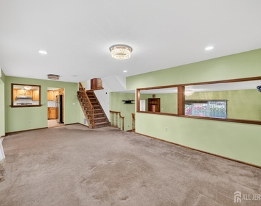 95 Pine Street - Photo Thumbnail 4