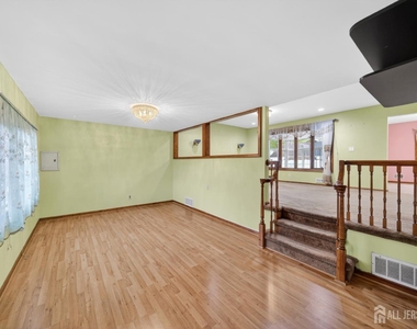 95 Pine Street - Photo Thumbnail 24