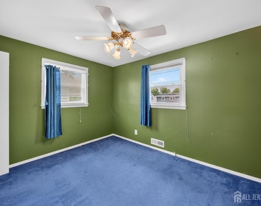 95 Pine Street - Photo Thumbnail 20