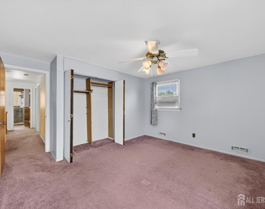 95 Pine Street - Photo Thumbnail 15