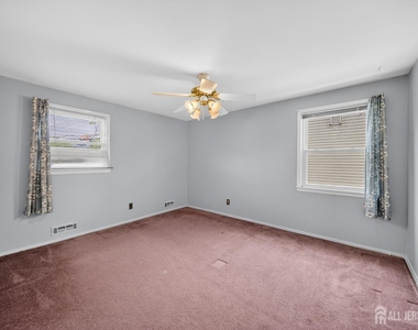 95 Pine Street - Photo Thumbnail 17