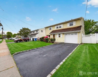 95 Pine Street - Photo Thumbnail 1