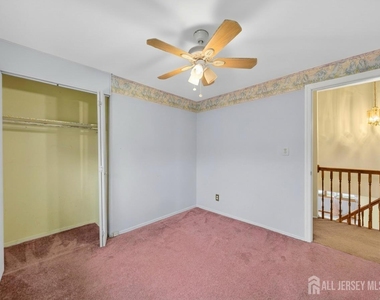 95 Pine Street - Photo Thumbnail 16