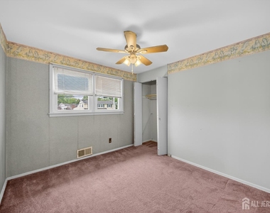 95 Pine Street - Photo Thumbnail 18