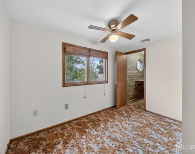 95 Pine Street - Photo Thumbnail 12