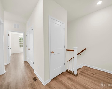 228 Park Lane - Photo Thumbnail 12