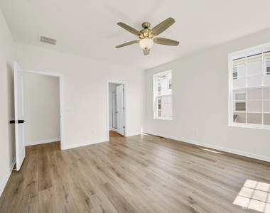 228 Park Lane - Photo Thumbnail 19
