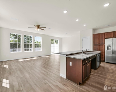 228 Park Lane - Photo Thumbnail 3