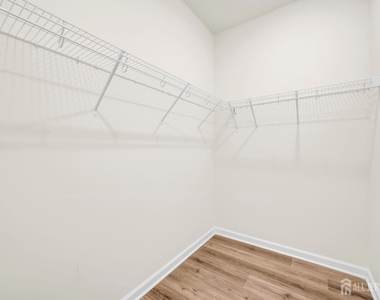 228 Park Lane - Photo Thumbnail 23