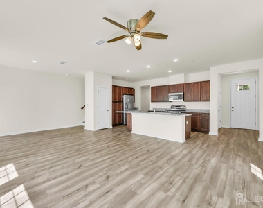 228 Park Lane - Photo Thumbnail 5