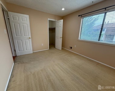 1302 Edison Glen Terrace - Photo Thumbnail 23