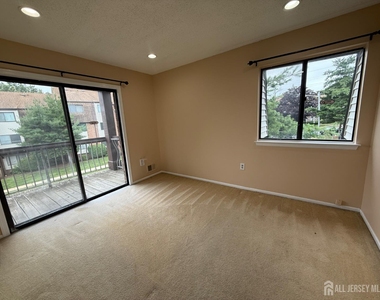 1302 Edison Glen Terrace - Photo Thumbnail 19