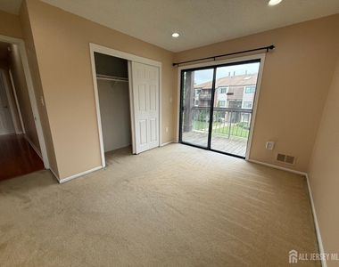 1302 Edison Glen Terrace - Photo Thumbnail 18