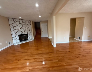 1302 Edison Glen Terrace - Photo Thumbnail 7