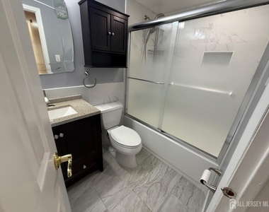 1302 Edison Glen Terrace - Photo Thumbnail 21