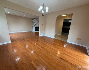 1302 Edison Glen Terrace - Photo Thumbnail 3