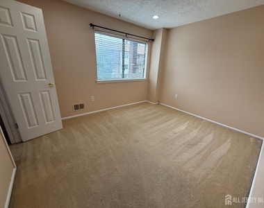 1302 Edison Glen Terrace - Photo Thumbnail 22