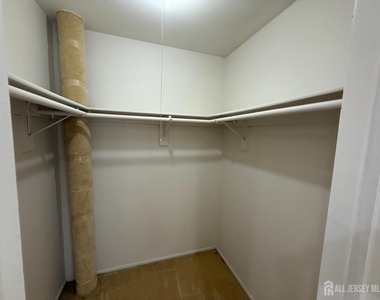 1302 Edison Glen Terrace - Photo Thumbnail 24