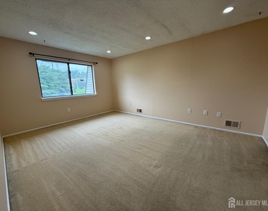 1302 Edison Glen Terrace - Photo Thumbnail 14