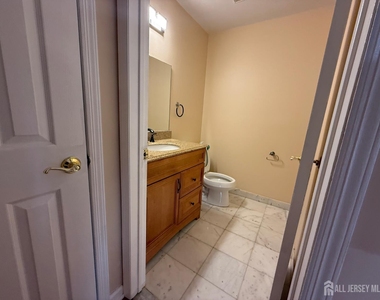 1302 Edison Glen Terrace - Photo Thumbnail 11