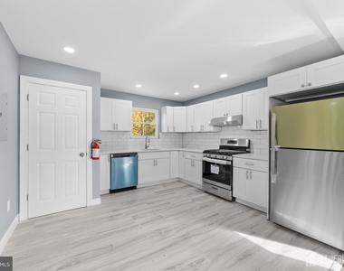 245 William Street - Photo Thumbnail 3