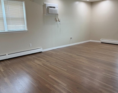 2518 Spruce Street - Photo Thumbnail 5
