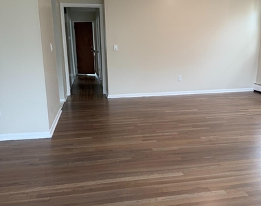 2518 Spruce Street - Photo Thumbnail 8