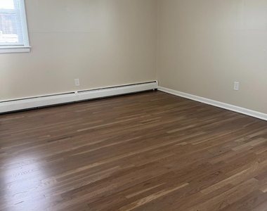 2518 Spruce Street - Photo Thumbnail 18