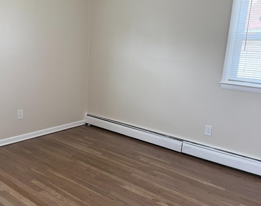 2518 Spruce Street - Photo Thumbnail 16