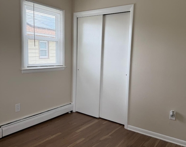 2518 Spruce Street - Photo Thumbnail 17