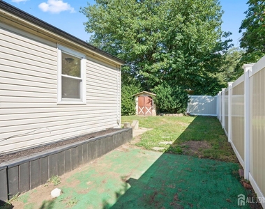 250 Brookside Avenue - Photo Thumbnail 21