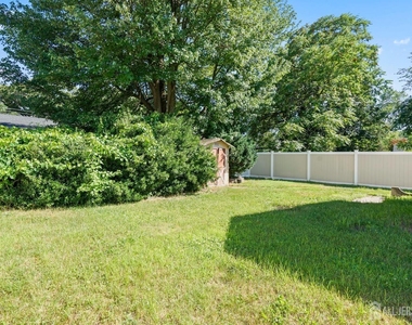 250 Brookside Avenue - Photo Thumbnail 24
