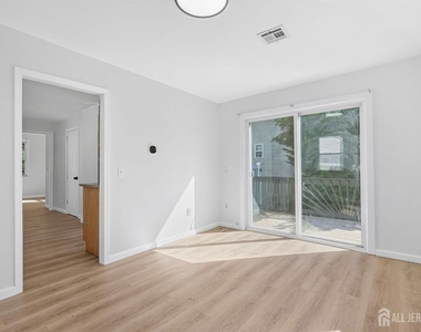 250 Brookside Avenue - Photo Thumbnail 2