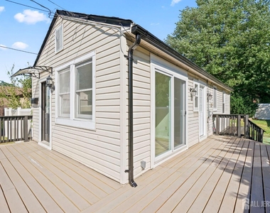 250 Brookside Avenue - Photo Thumbnail 19