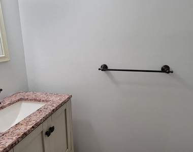 1408 Locust Court - Photo Thumbnail 12