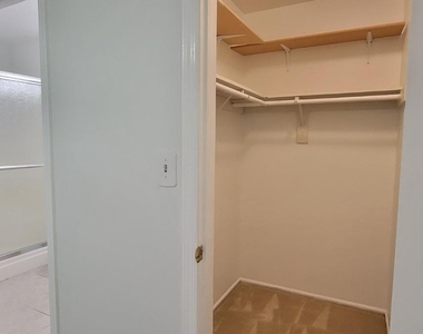1408 Locust Court - Photo Thumbnail 16