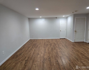 6 Chimney Court - Photo Thumbnail 6