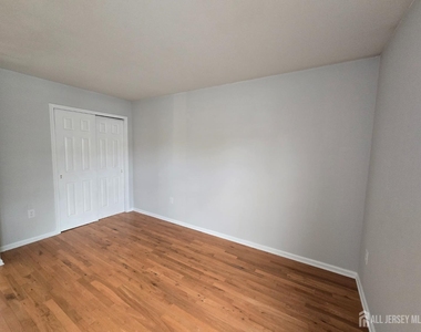 6 Chimney Court - Photo Thumbnail 14