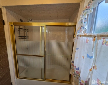 405 Frederick Avenue - Photo Thumbnail 9