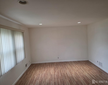 405 Frederick Avenue - Photo Thumbnail 12