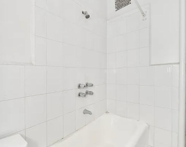 223 E 58th Street - Photo Thumbnail 5