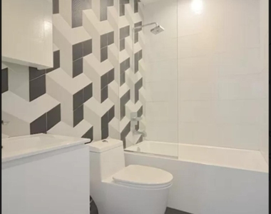 298 Humboldt Street - Photo Thumbnail 4
