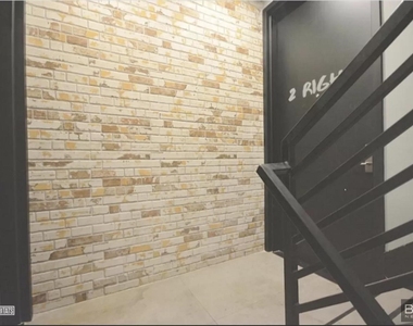298 Humboldt Street - Photo Thumbnail 7