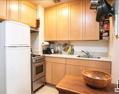 200 E 28th Street - Photo Thumbnail 3