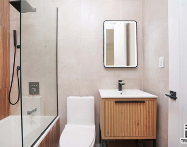92 Manhattan Avenue - Photo Thumbnail 8